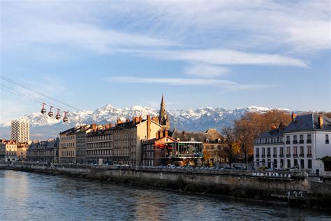 Old Town - Grenoble - Arrivalguides.com