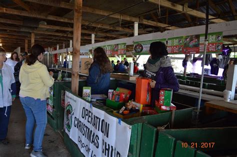 Christmas in the barns – Clinton County Fair