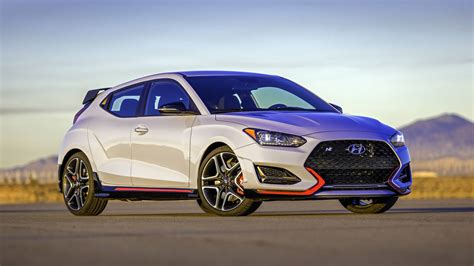 Hyundai Veloster N é versão realmente esportiva, com 280 cv