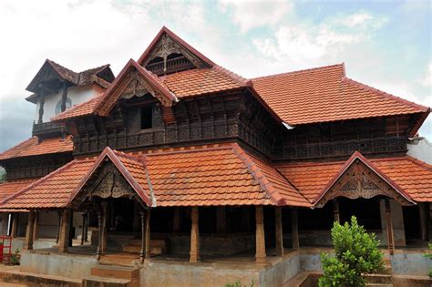 Top 5 Popular Palaces in Kerala - Trans India Travels