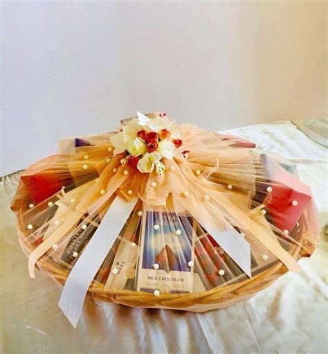 Makeup tray erom hobe | 1000 | Wedding gifts packaging, Wedding gift pack, Wedding gift baskets