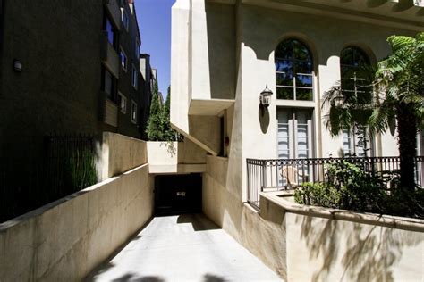 Westwood Plaza Condos, Lofts & Townhomes For Sale | Westwood Plaza Real ...