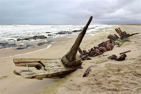 The Treacherous Skeleton Coast Of Namibia - WorldAtlas