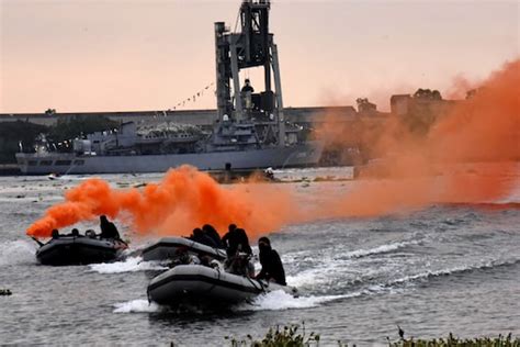 Watch | ‘Call of the Blue Waters’, the New Indian Navy Anthem Penned by Prasoon Joshi - News18