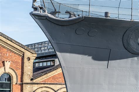 THE HMS CAROLINE ENTERED SERVICE IN 1914 AND NOW IT IS A FLOATING MUSEUM IN BELFAST