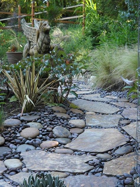 Simple Rock Garden Decor Ideas For Front And Back Yard 14 | Pathway ...