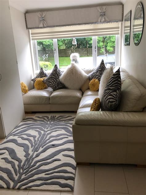 Cream leather sofa with all cushions and matching rug ! | in Baillieston, Glasgow | Gumtree