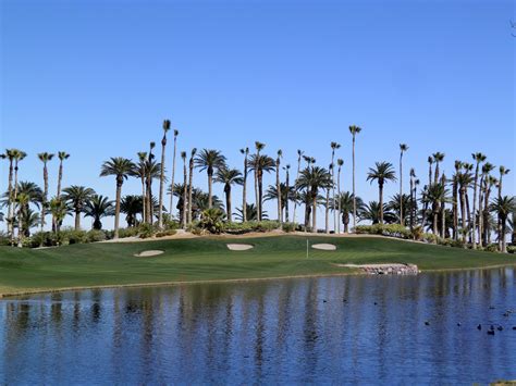 The beautiful third hole at Rhodes Ranch Golf Club in Las Vegas, NV ...