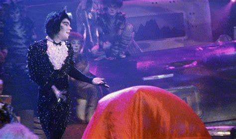 'Cats' gifs and stills — Incorrect captions only pls.