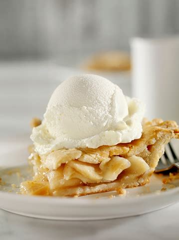 Apple Pie With Vanilla Ice Cream Stock Photo - Download Image Now - iStock