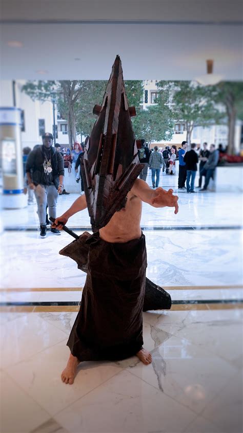 My Pyramid Head Cosplay : r/silenthill