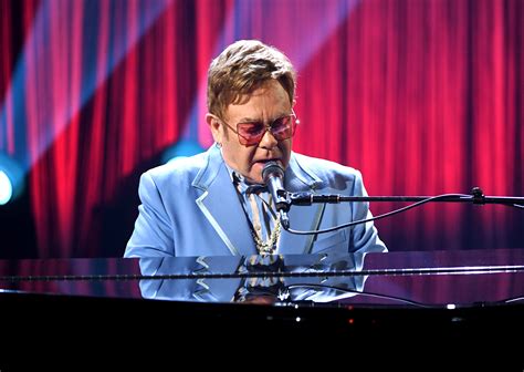 Elton John – “Candle In The Wind” (1997)