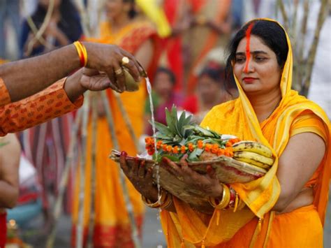 When is Chhath Puja 2023? History, Rituals, Sunrise & Sunset Timing, and Thekua Recipe - News18