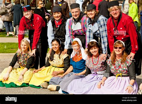 Dutch people posing in a group in ethnic dress in Holland, Michigan ...