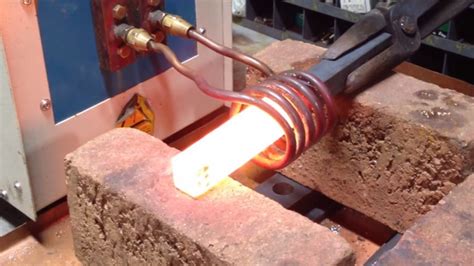 Watch This Induction Forge Heat Up A Steel Bar In Only 12 Se