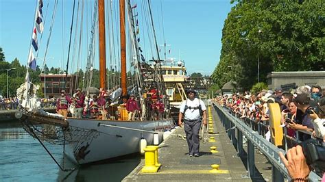 The Ballard Locks celebrates 100 years with boat parade | FOX 13 Seattle