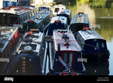 Canal Boats Kennet and Avon Canal, Bath, ENGLAND Stock Photo - Alamy