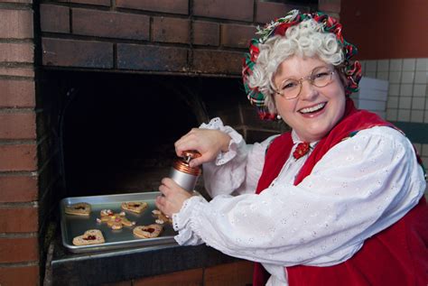 Mrs. Claus’ Kitchen gets cooking | Georgia Straight Vancouver's News ...