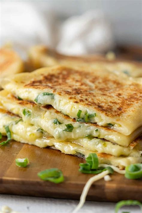 Cheese Roti Canai - El Mundo Eats