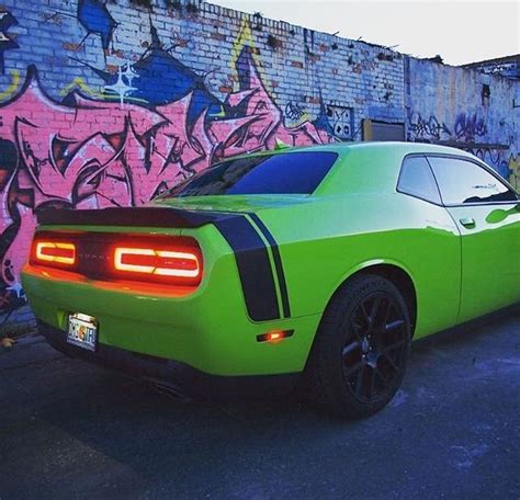 Pin von KeirBoyYT auf Lime green Dodge Challenger