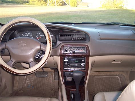 2000 Nissan altima gxe interior