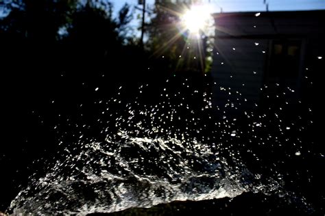 Water Splash with Sun – Photos Public Domain