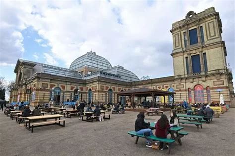 Alexandra Palace Ice Rink: Opening times, ticket prices, entertainment, facilities - MyLondon