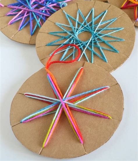 activité manuelle Noël flocons neige façon string art #Noël #christmasideas #kids #DIY | Diy ...