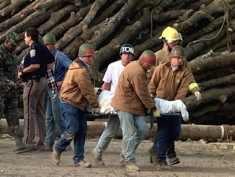 Texas A&M marks 20 years since bonfire collapse killed 12 - The San Diego Union-Tribune