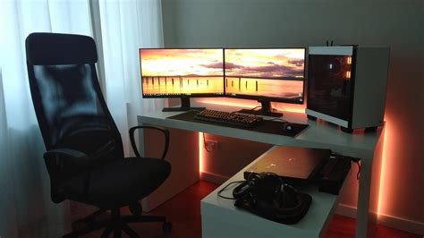 Basic Setup probably need some plants and artwork... Pc Setup, Gaming Setup, Pc Table, Seo ...