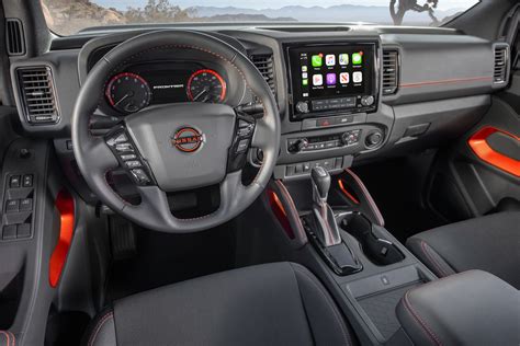 2022 Nissan Frontier Interior