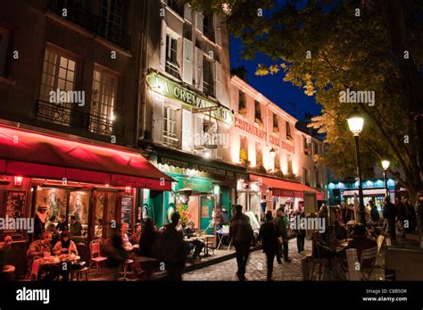 Paris cafe outdoor hi-res stock photography and images - Alamy