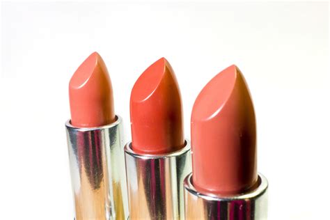 7 Types Of Lipstick & Tips On How To Apply | Join Avon