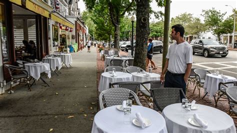 Hamptons Officials Don't Want Restaurants to Continue Outdoor Dining