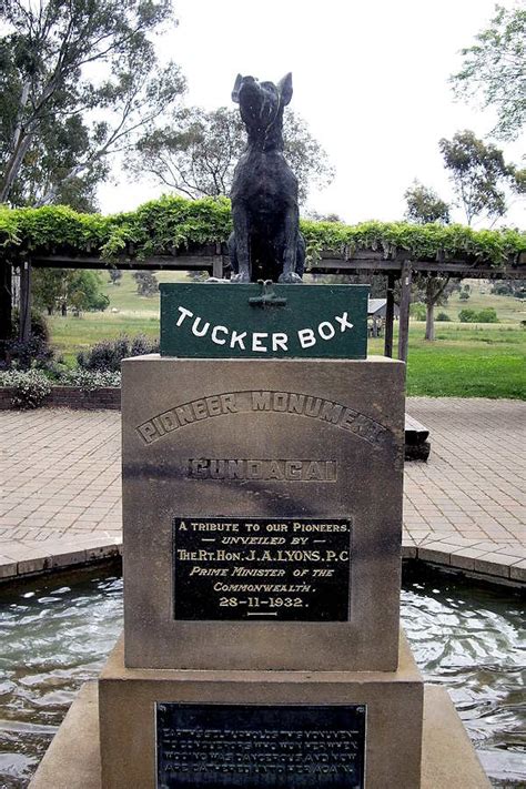 Gundagai - The Dog On The Tuckerbox - CannibalRabbit.com