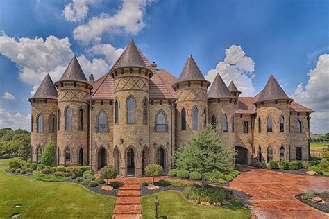 10 Whimsical Fairy Tale Homes