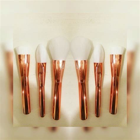 Revolution makeup brushes are lovely ! Rose gold Makeup Remover Pads, Makeup Brushes, Quick Eye ...