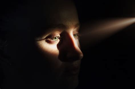 Research explains how eyes see continuously in bright light | UCLA