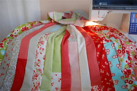 Crafty Garden Mom: Jelly Roll Race Quilt + Tutorial