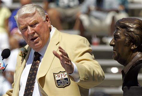 John Madden, Hall of Fame coach and broadcaster, dies at 85 | AP News