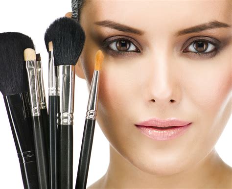 The 8 Makeup Brushes Everyone Should Have In Their Beauty Arsenal, Plus How To Correctly Use ...