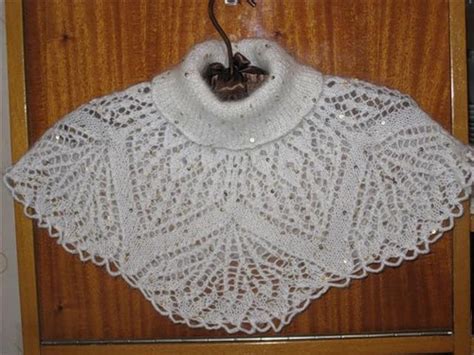 Christmas crafts ideas: Snowflake cape, free knitting patterns