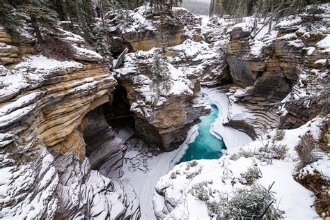 Athabasca Falls AB CA in the winter was such a delight to see [2048 x ...