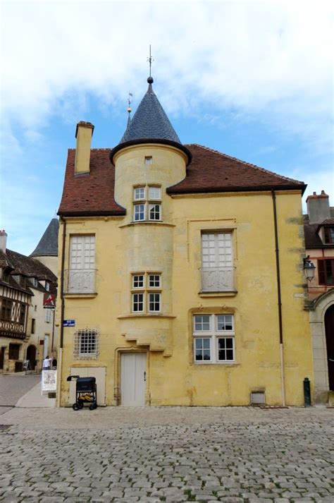 Avallon france Buildings, Mansions, House Styles, Home Decor, City, Decoration Home, Manor ...