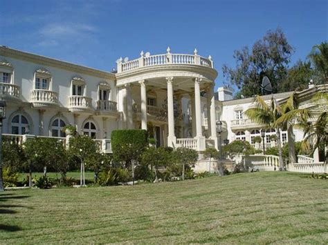 Robert Mugabe President of Zimbabwe Mugabe's £5 million Luxury Mansion ...