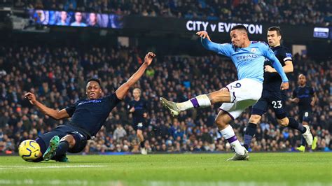 City 2-1 Everton: Brief highlights