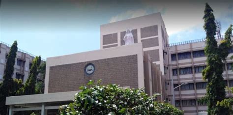 St. John's Medical College Hospital - Reviews, Contact Details