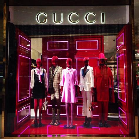 GUCCI, Dubai Mall, Dubai, United Arab Emirates, "If i'm not back in five minutes... just wait ...