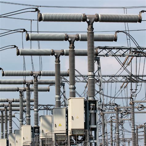 What Are the Types of High Voltage Circuit Breakers in a Substation ...