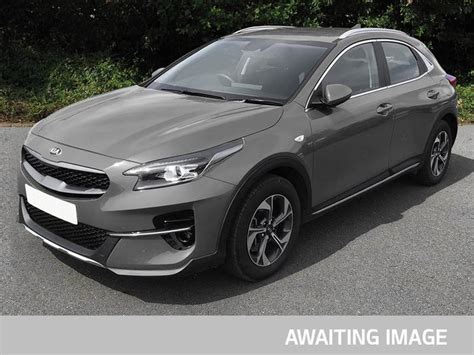 Kia XCeed 1.6 CRDi 2 in Grey £16,798